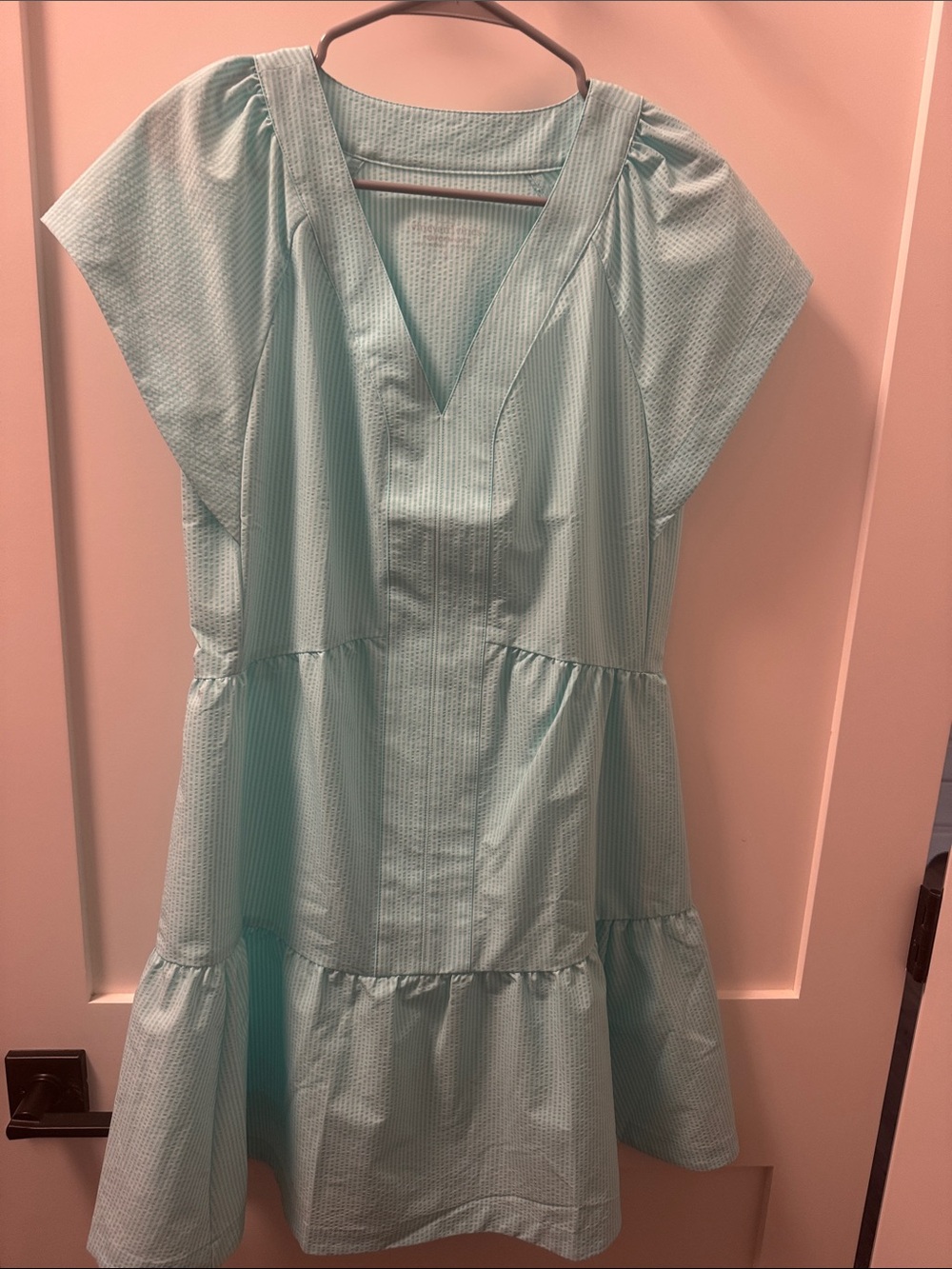 Vineyard Vines women’s Mint Green Tiered V-Neck Dress worn once